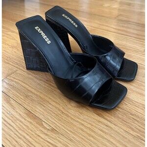 Express Open Toe Triangle Block Heels